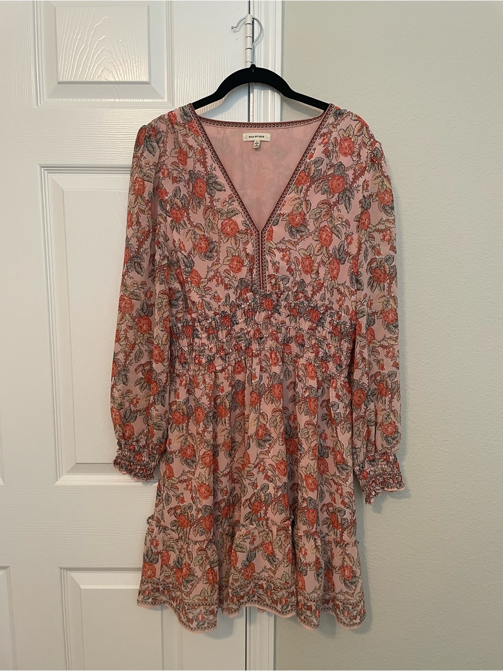 Max Studio Pink Floral V-Neck Long Sleeve Dress